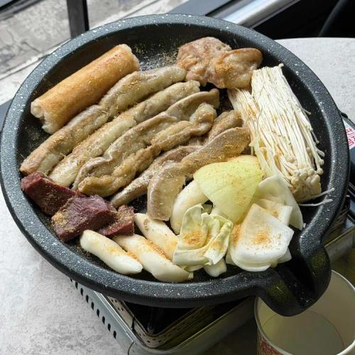 저는 맛있으면 짖는 개입니다.. 아르르르.... 왈왈왈!!! 아우우우우!!! 왕왕!!! 왈왈!!! 멍! 멍멍!!! 멍멍멍!!!!